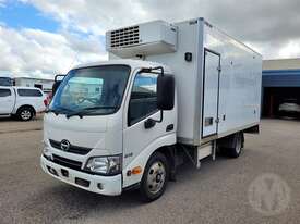 Hino 300 Series 2 - picture1' - Click to enlarge