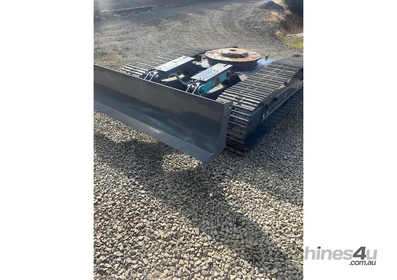 caption Kobelco SK135SR-7 Undercarriage Assembly