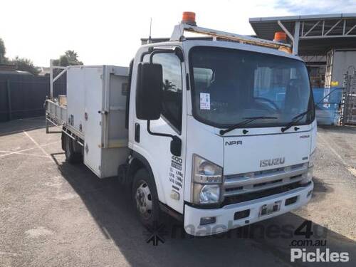 2012 Isuzu NPR400 Traytop