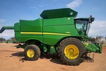 John Deere 2017   S680 Combines