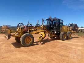 Komatsu GD555-5 - picture0' - Click to enlarge