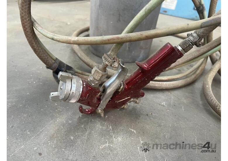 Used AIRLESS PAINT SPRAYER AIRLESS PAINT SPRAYER Spray Painting