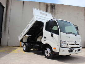 HINO 300 SERIES 616 AUTOMATIC TIPPER FOR CAR LICENCE HOLDERS - picture0' - Click to enlarge