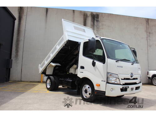 HINO 300 SERIES 616 AUTOMATIC TIPPER FOR CAR LICENCE HOLDERS