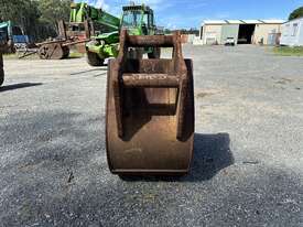 Excavator Bucket - picture1' - Click to enlarge