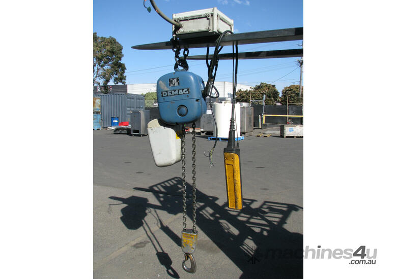 caption 1 Ton - Electric Chain Hoist - DEMAG PK5NF