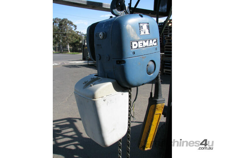 caption 1 Ton - Electric Chain Hoist - DEMAG PK5NF