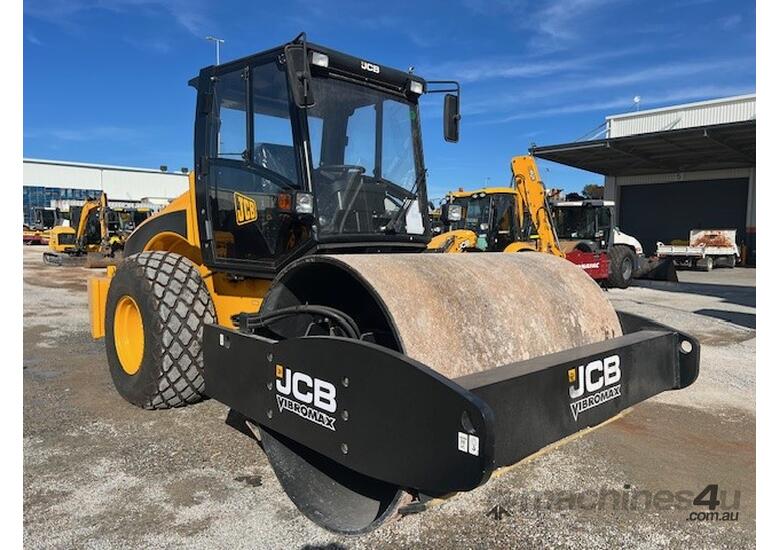 caption UNUSED 2023 JCB VM166D ROLLER U4687