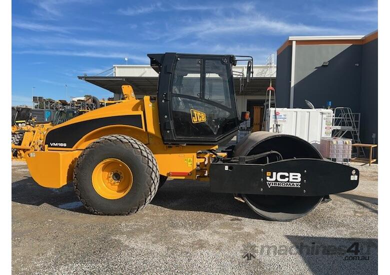 caption UNUSED 2023 JCB VM166D ROLLER U4687