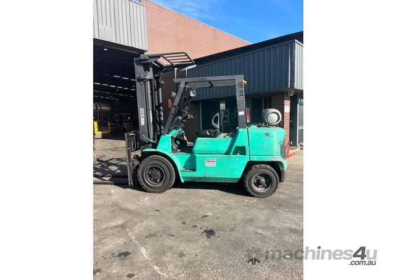 caption Mitsubishi 4 Tonne Forklift
