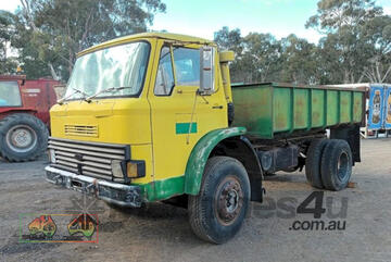 (8197) Ford D Series Tip Truck (Carisbrook, VIC)