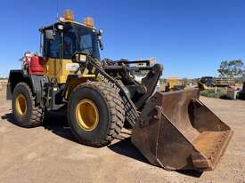 Komatsu WA250PZ-6 Wheeled Loader - picture0' - Click to enlarge