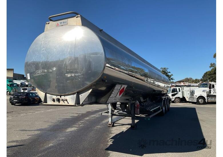 caption 2010 Heil Tri Axle Fuel Tanker B-Trailer