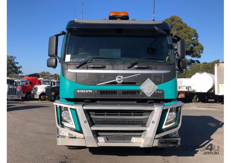 caption 2019 Volvo FM 500 Prime Mover