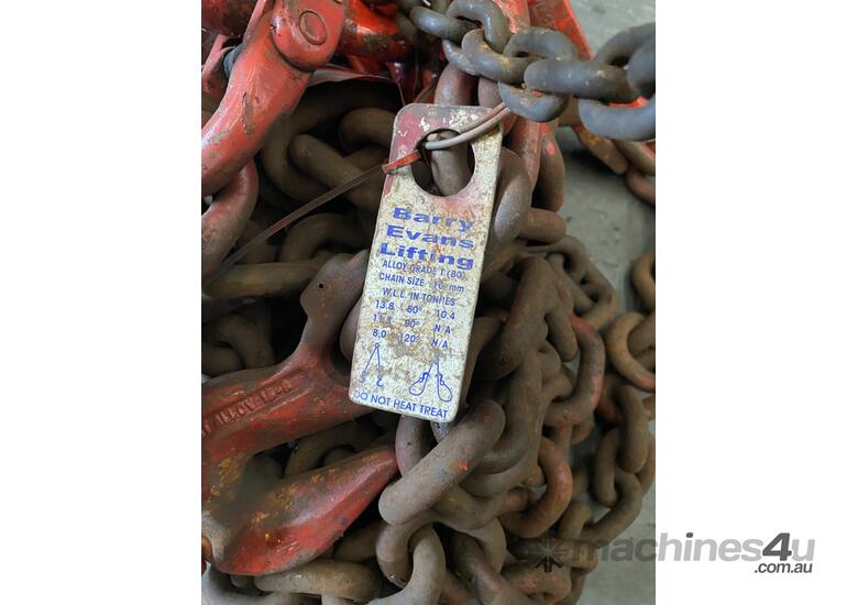 caption LOT #33 Lifting chains