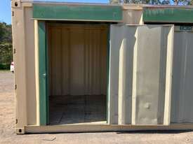 40 Foot Shipping Container - picture2' - Click to enlarge