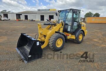 2022   / Near New Caterpillar 906M Compact Wheel Loader *CONDITIONS APPLY*