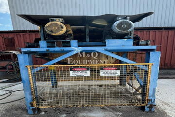 M&Q EQUIPMENT - 130 x 800 Rolls Crusher