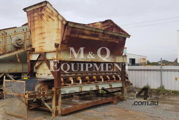 M&Q EQUIPMENT - 15 METRE FEED BIN