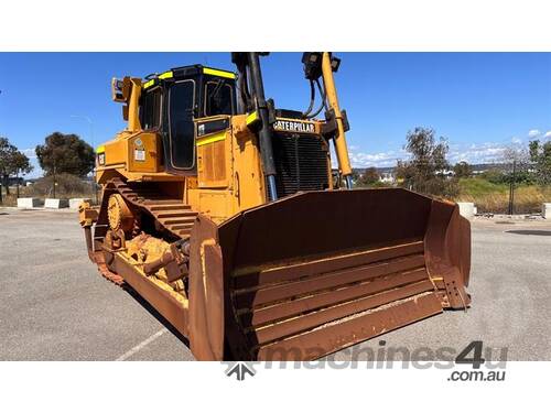 caption Caterpillar D7R