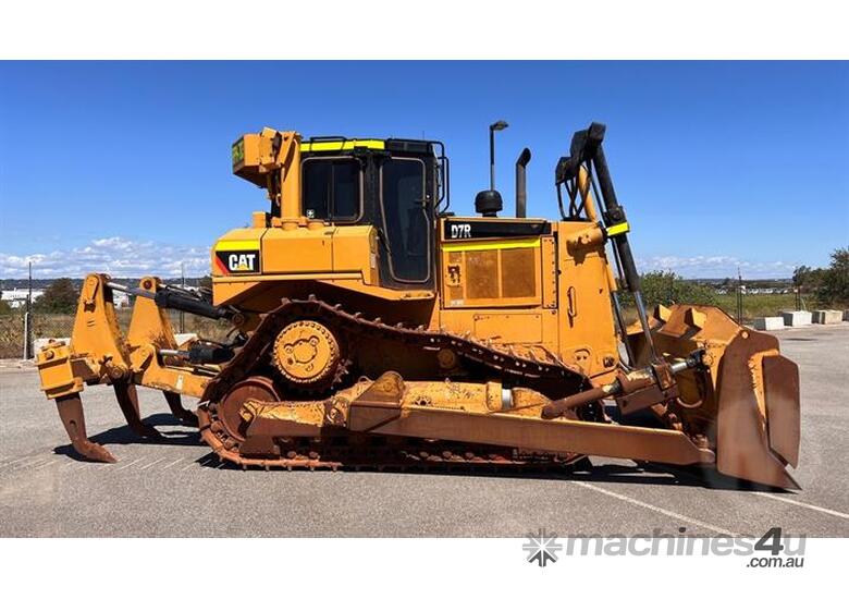 caption Caterpillar D7R
