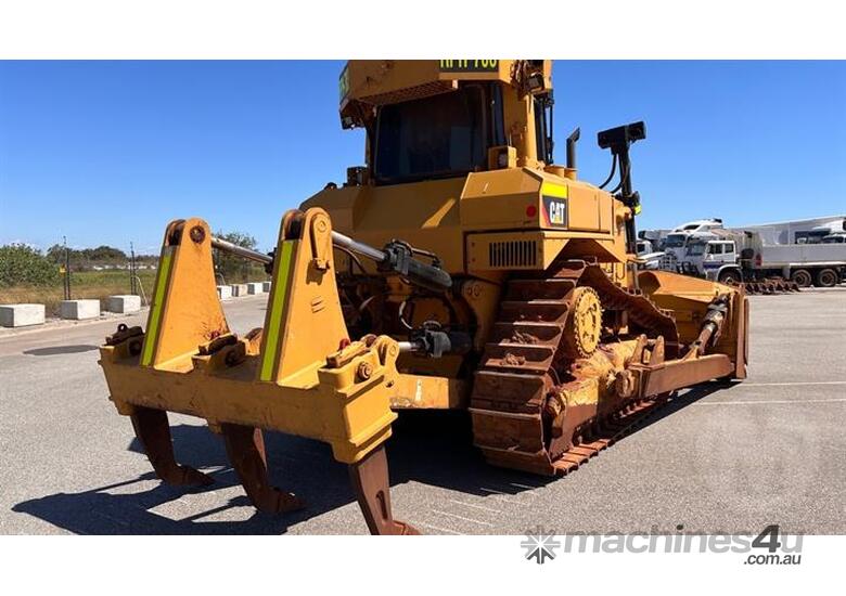 caption Caterpillar D7R