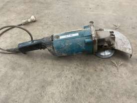 Makita GA900 Angle Grinder - picture2' - Click to enlarge