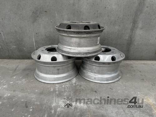caption 3 x Aluminium 19.5 Float 8 Stud Trailer Rims
