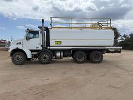 2007 STERLING LT7500 WATER TRUCK - picture2' - Click to enlarge