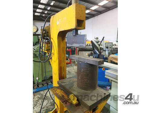 caption Enerpac Hydraulic C Frame Press