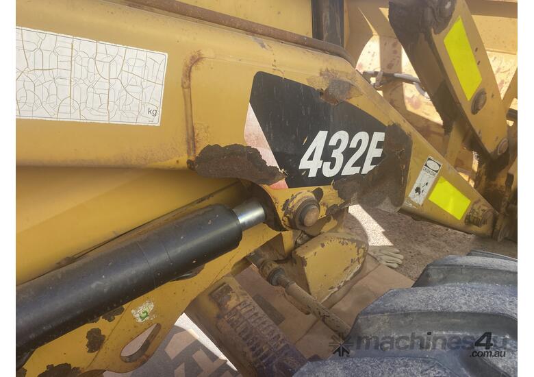 caption Caterpillar 432E Front End Loader/Backhoe