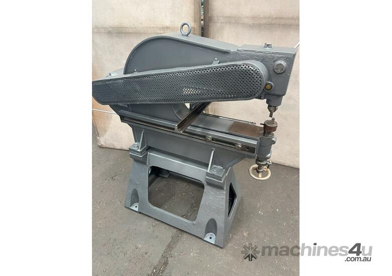 caption Vibro Shear MT-3 Japanese Nibbler