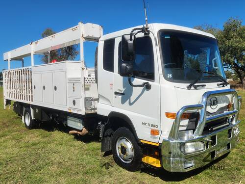 caption UD MK11-250 Condor 4x2 Automatic Traytop Service Body/Cranetruck. Ex Govt