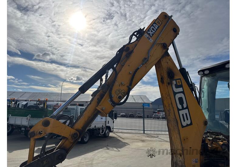 caption 2013 JCB 4CX Backhoe/ Loader