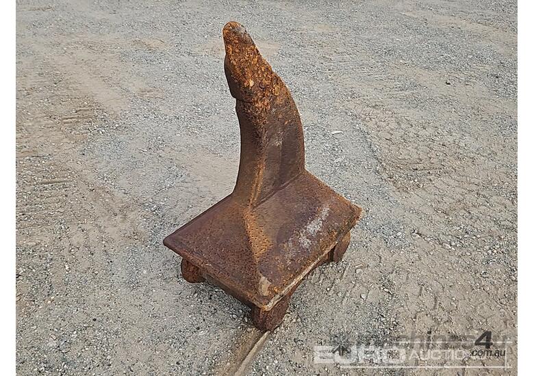 caption Oz OZ Ripper to suit 20t Excavator, Ears 300mm, Centres 480mm, Pins
