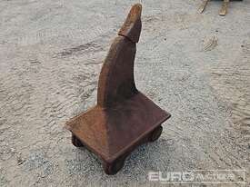 Oz OZ Ripper to suit 20t Excavator, Ears 300mm, Centres 480mm, Pins  - picture2' - Click to enlarge