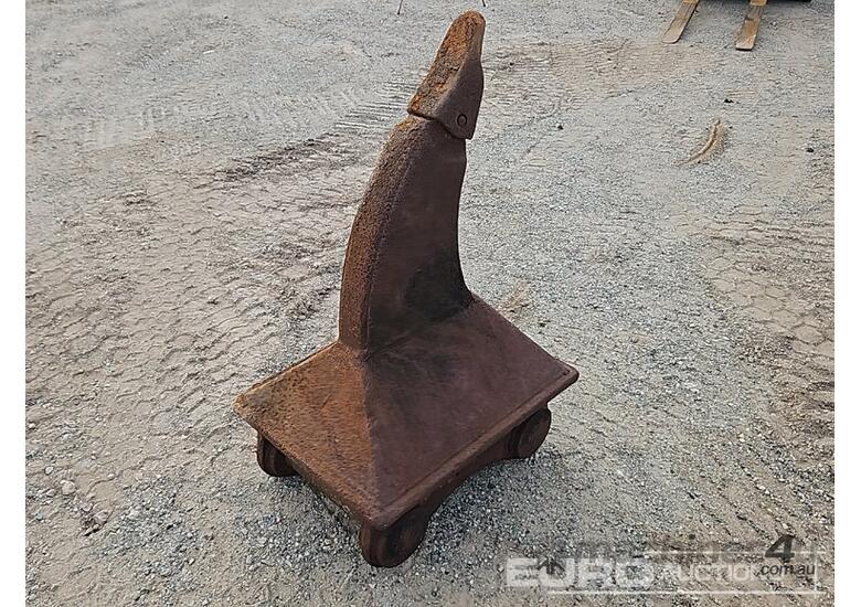 caption Oz OZ Ripper to suit 20t Excavator, Ears 300mm, Centres 480mm, Pins