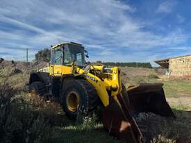 Komatsu Loader - picture0' - Click to enlarge