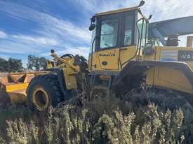 Komatsu Loader - picture2' - Click to enlarge