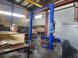 Vehicle Hoist 4000kg - picture0' - Click to enlarge