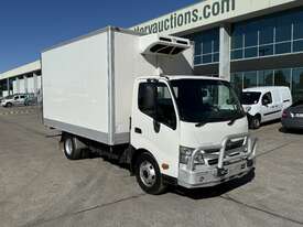 2015 Hino 300-917   4x2 Refrigerated Pantech - picture2' - Click to enlarge