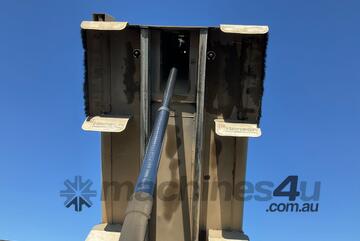 2015 Borcat BC5003 Tri Axle Tipping Dog Trailer