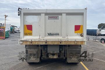 2022 Freightliner Cascadia Tipper