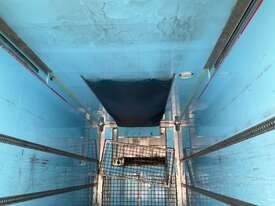 Peki ST3 Tri Axle Roll Back Refrigerated Pantech A Trailer - picture0' - Click to enlarge