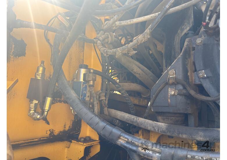 2017 Komatsu PC350LC-8 Excavator (Steel Tracked)