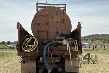 International ACCO 3070A Tipper International ACCO 3070A Tipper