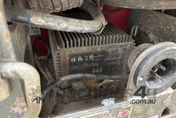 Skyjack 2015   SJ12 Electric