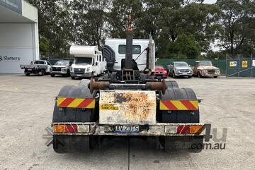 2003 Volvo FM 6x4 Hook Bin Truck