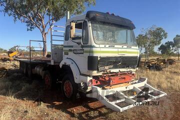 Mercedes Benz Mercedes-Benz 3233