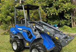 Multione mini loader articulated